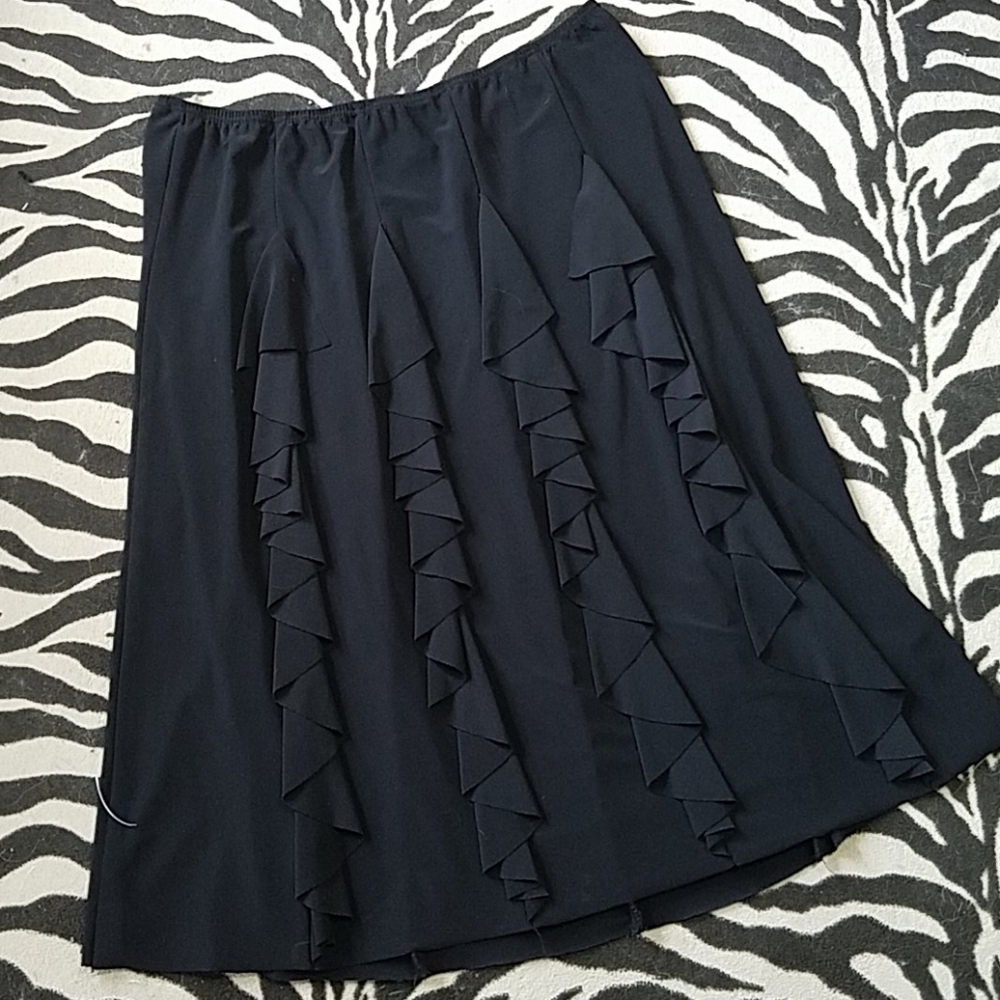 NWT Ruffle Pleated Skirt